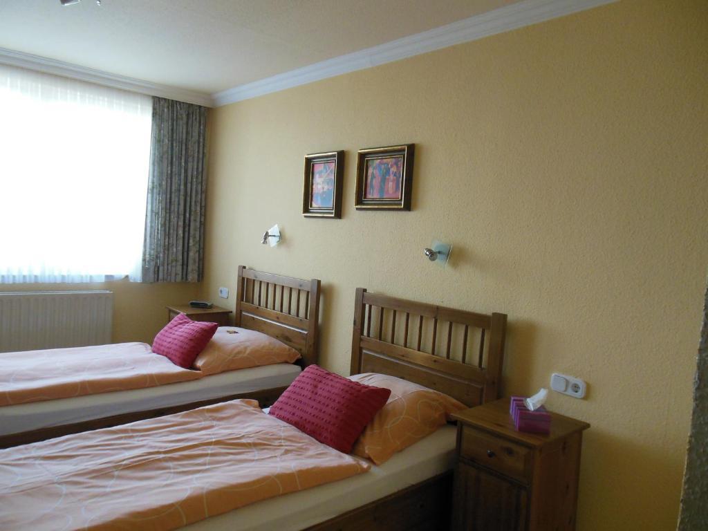 Hotel Alt-Rodenkirchen Cologne Room photo